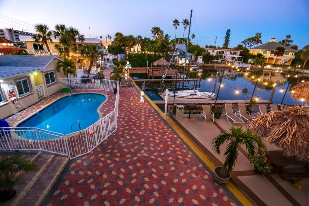 hotels with balcony in Gulfport