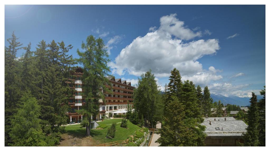 hotels with balcony in Crans Montana