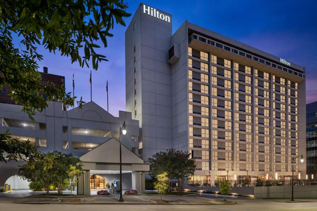 hotels with balcony in Alabama