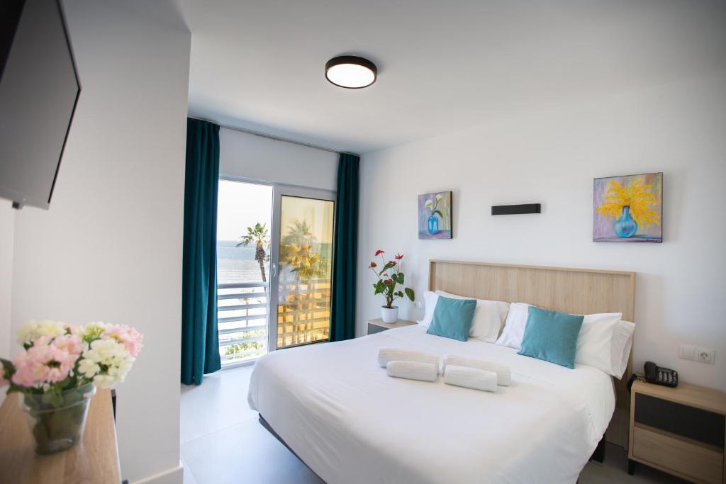 hotels with balcony in Estepona