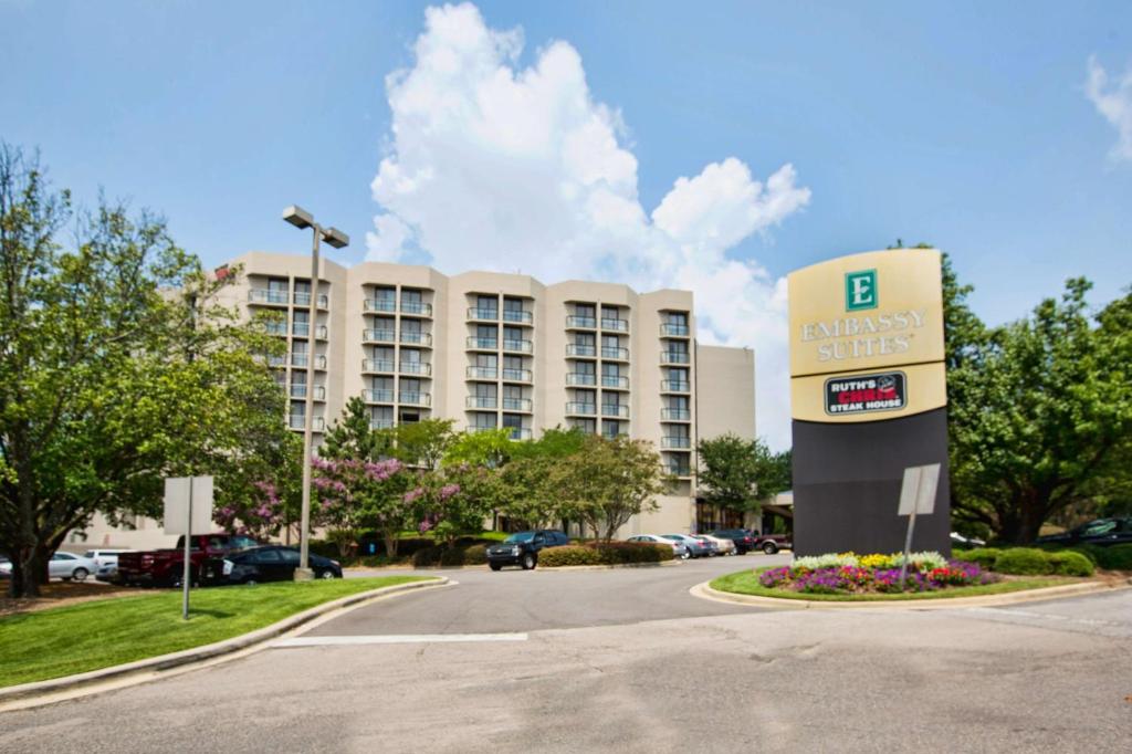 hotels with balcony in Alabama