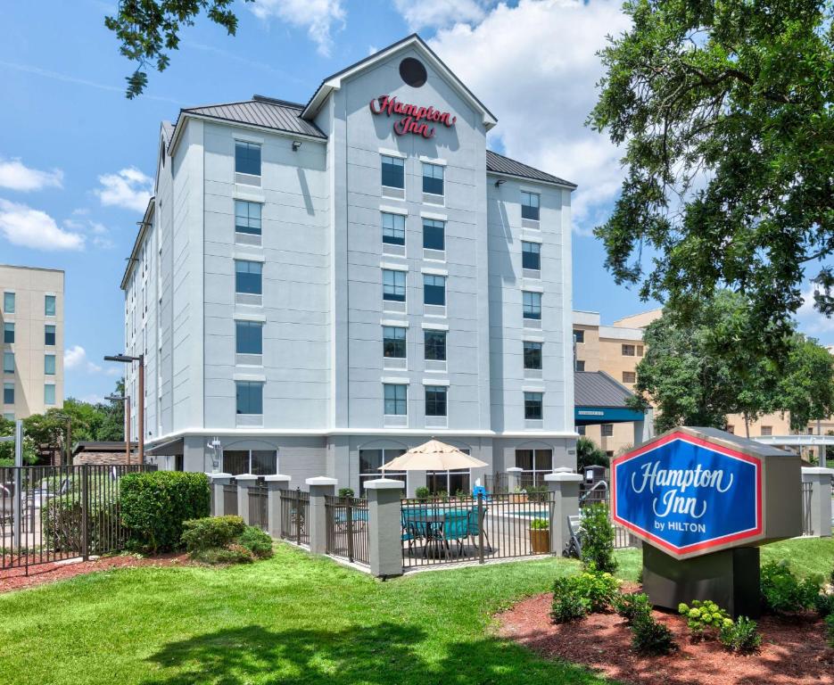 hotels with balcony in Biloxi