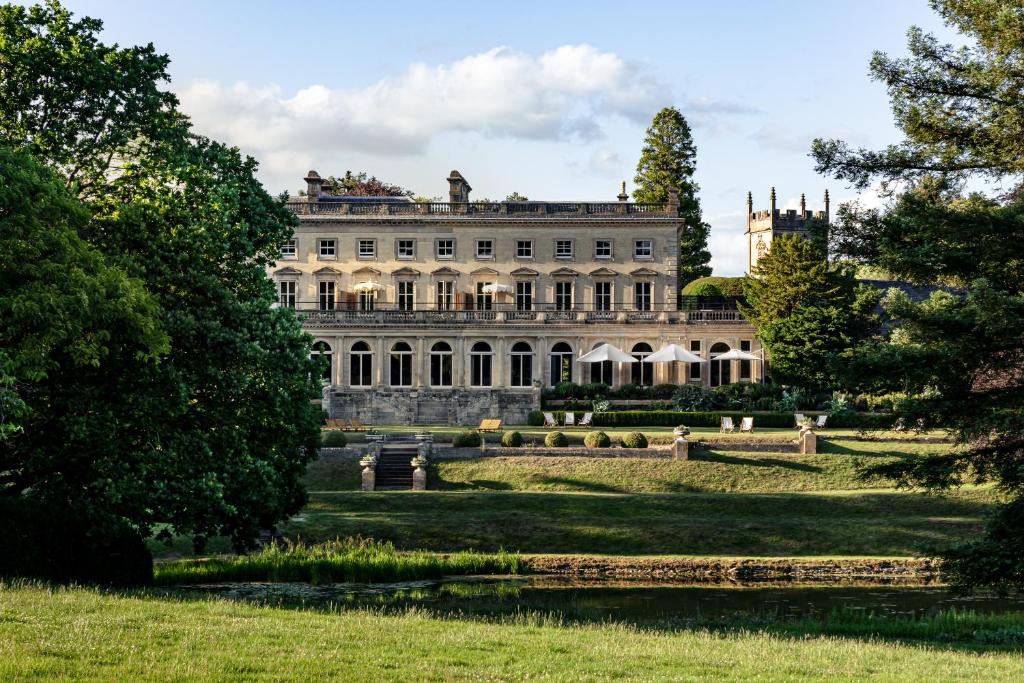 hotels with balcony in Gloucestershire