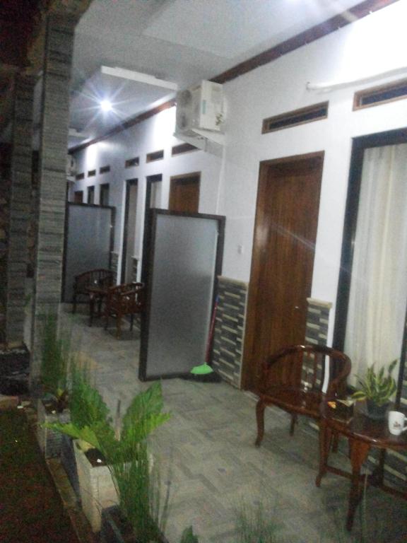 hotels with balcony in Puncak