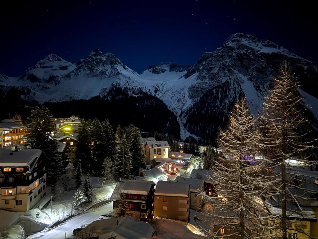 hotels with balcony in Arosa