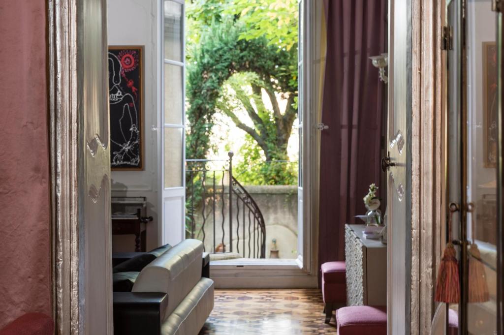 hotels with balcony in Aix En Provence