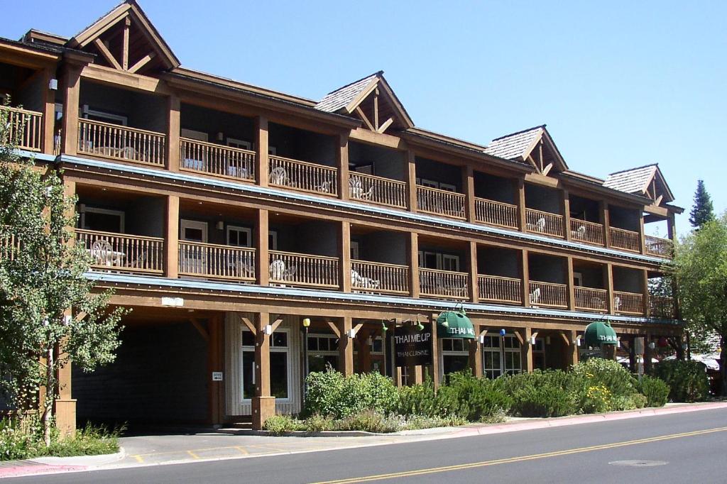 hotels with balcony in Jackson Hole