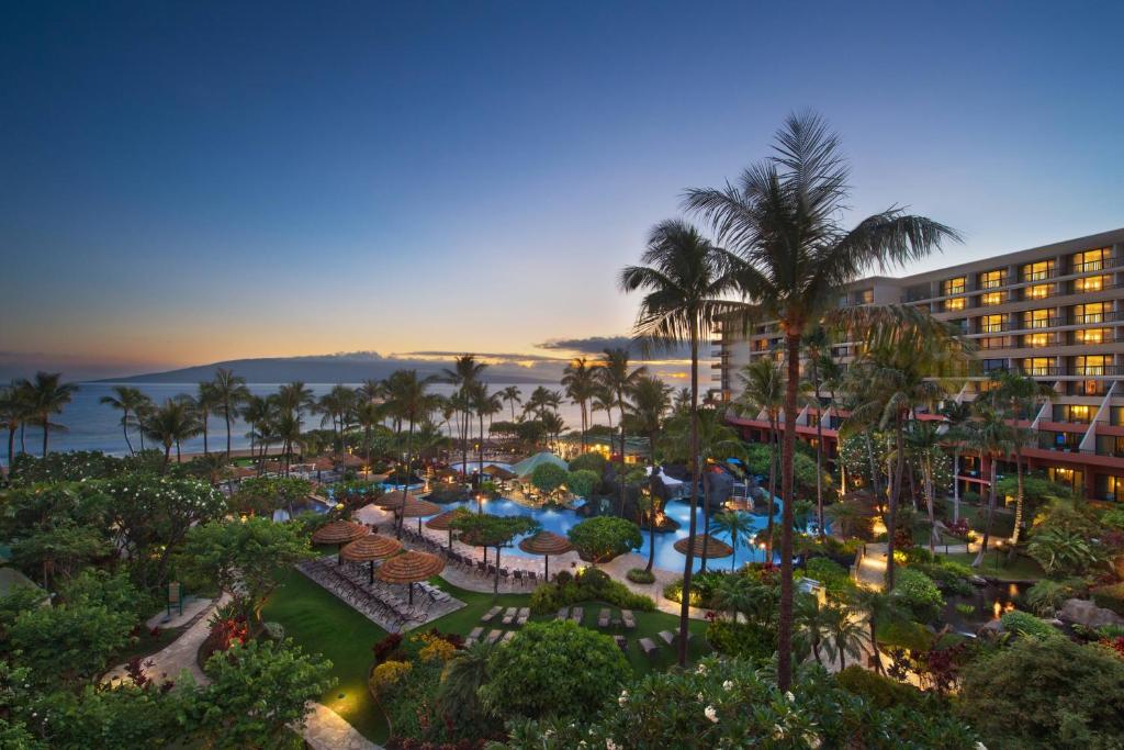 hotels with balcony in Lahaina