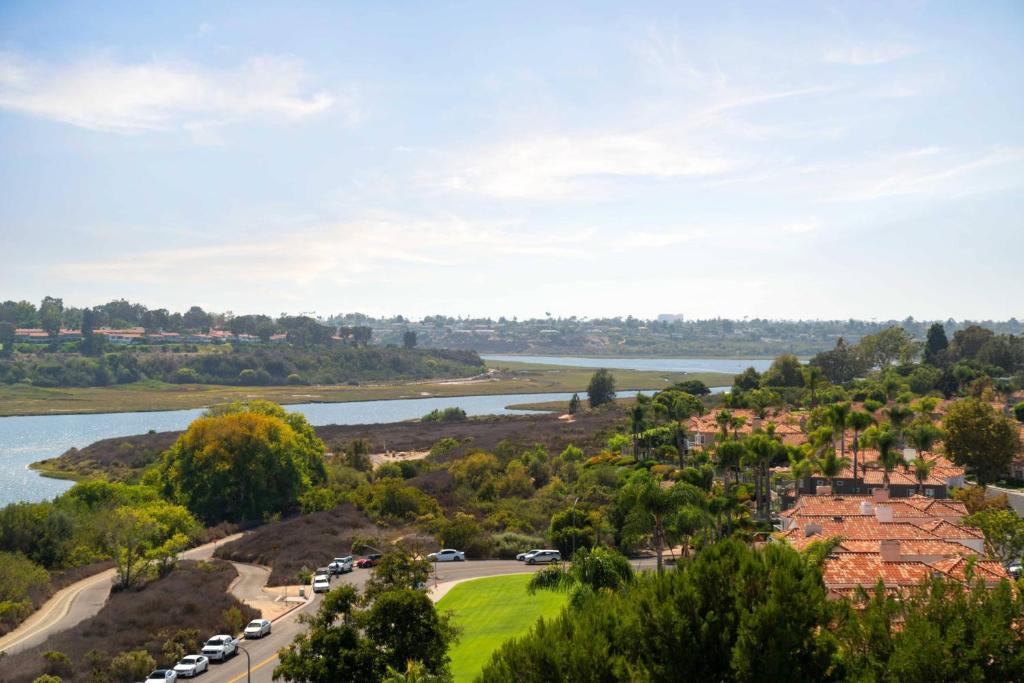 hotels with balcony in Newport Beach