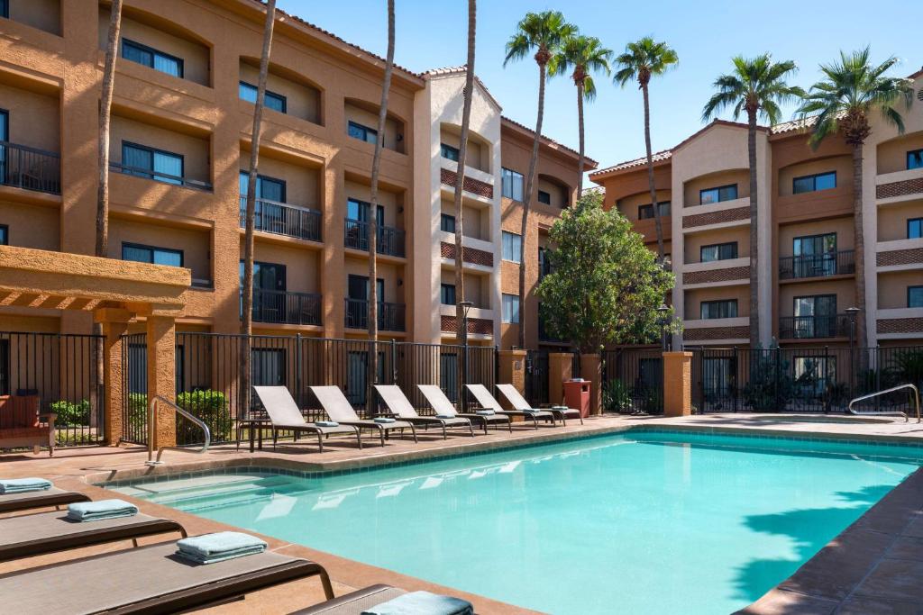 hotels with balcony in Phoenix