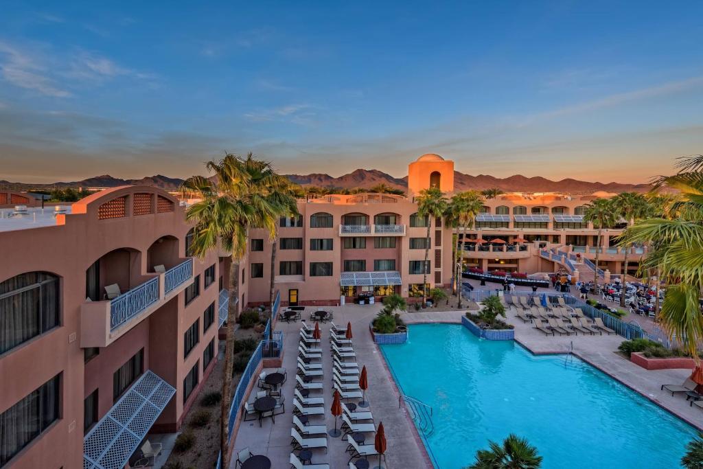 hotels with balcony in Scottsdale