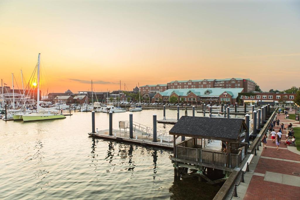 hotels with balcony in Rhode Island