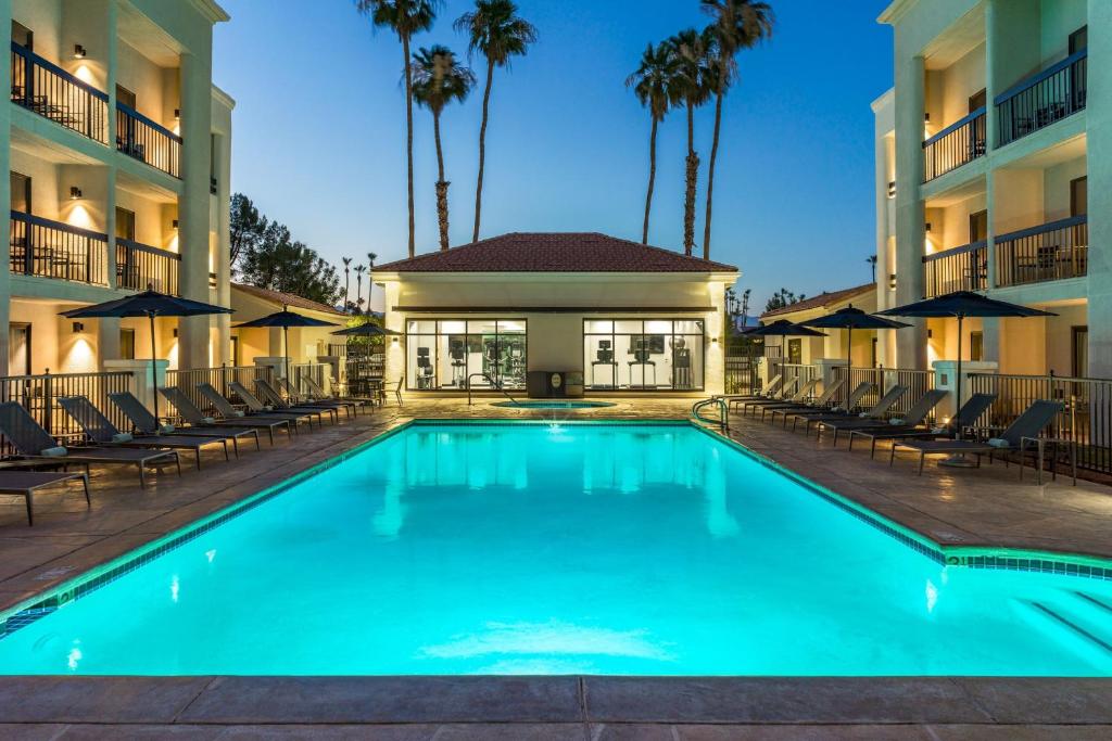 hotels with balcony in Palm Springs Ruth Hardy Park