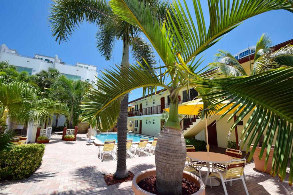 hotels with balcony in Pompano Beach