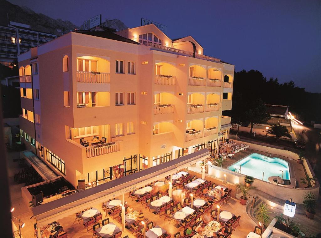 hotels with balcony in Baska Voda