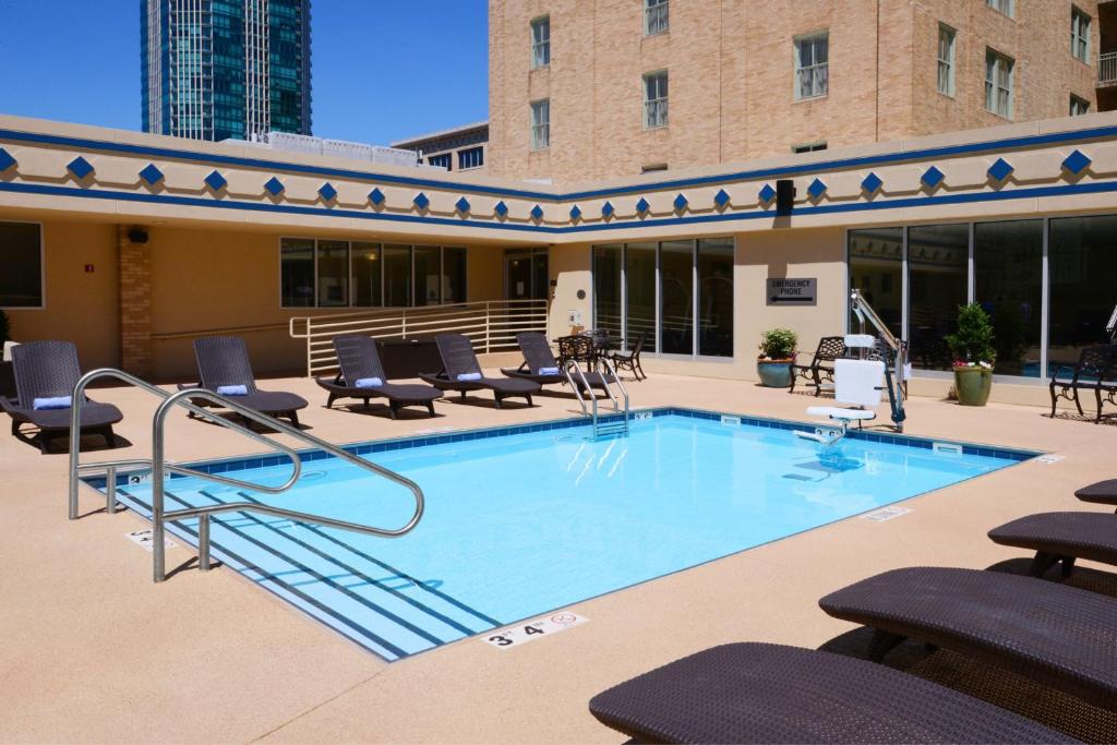 hotels with balcony in Fort Worth