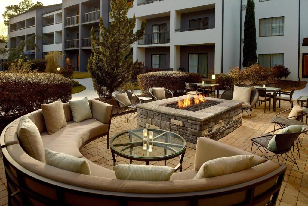 hotels with balcony in Greenville United States 4