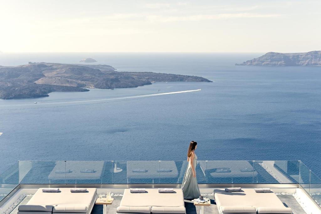 hotels with balcony in Firostefani