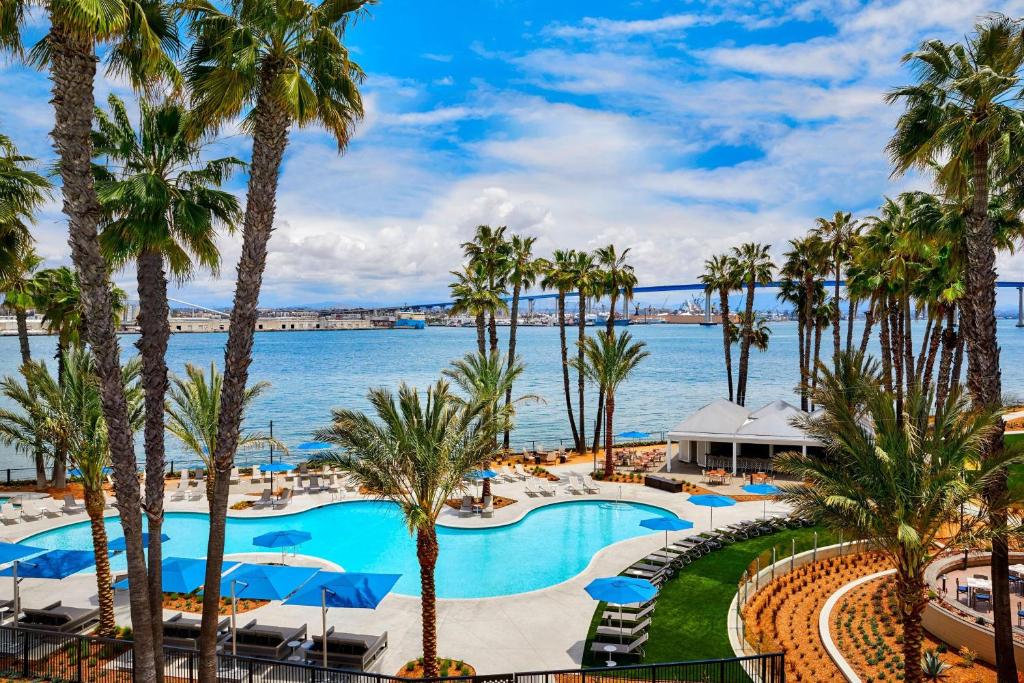 hotels with balcony in San Diego Uss Midway Museum