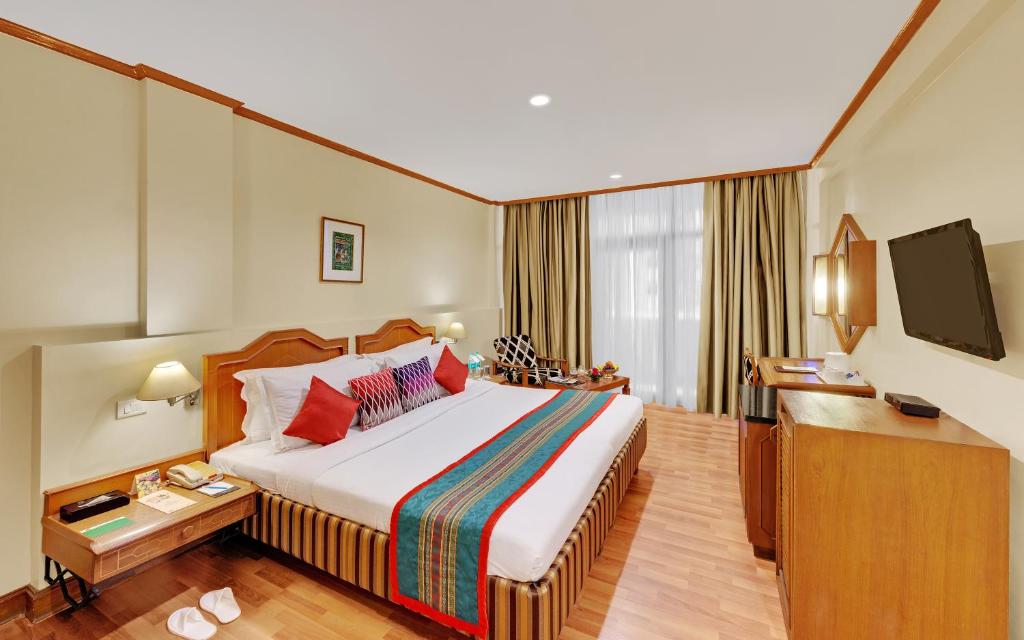 hotels with balcony in Chennai