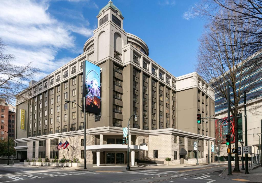 hotels with balcony in Atlanta