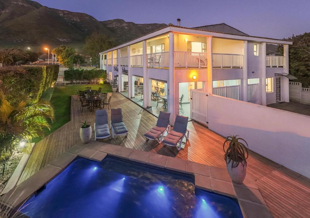 hotels with balcony in Hermanus