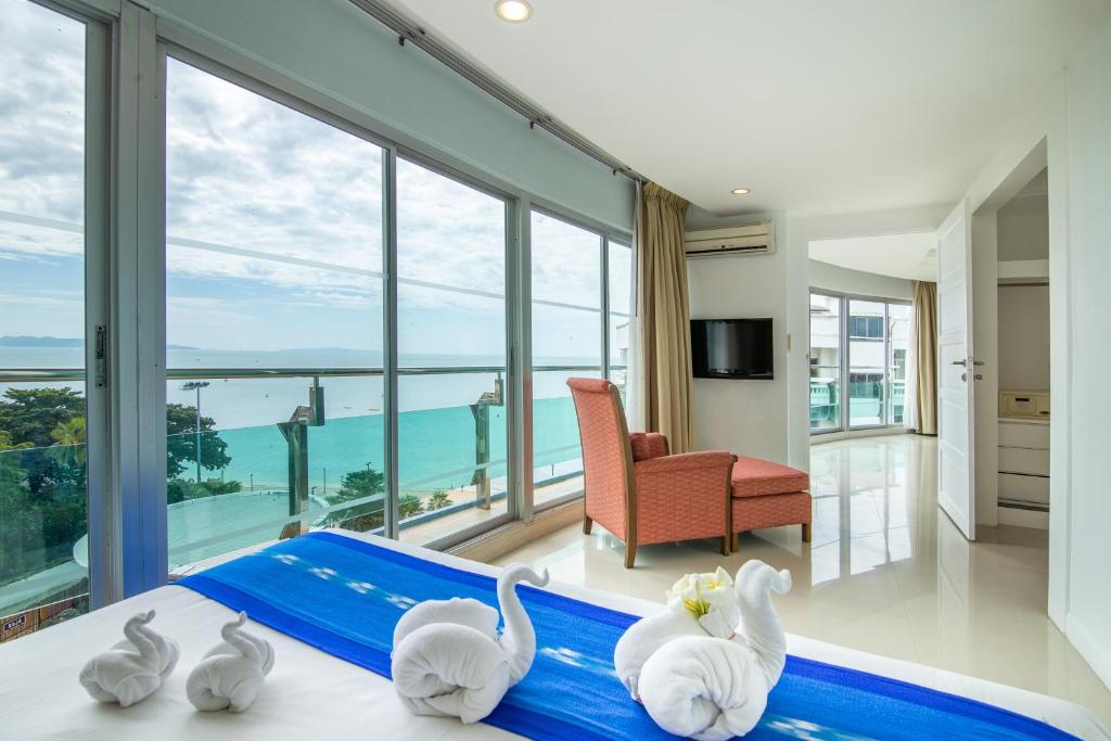 hotels with balcony in Pattaya South