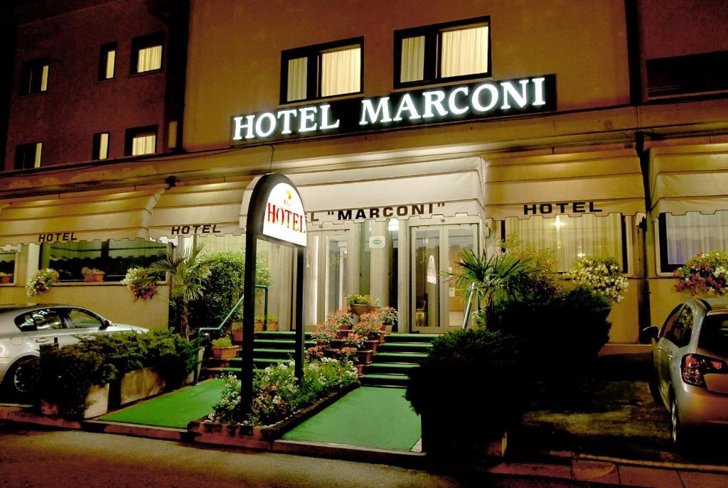 hotels with balcony in Padova