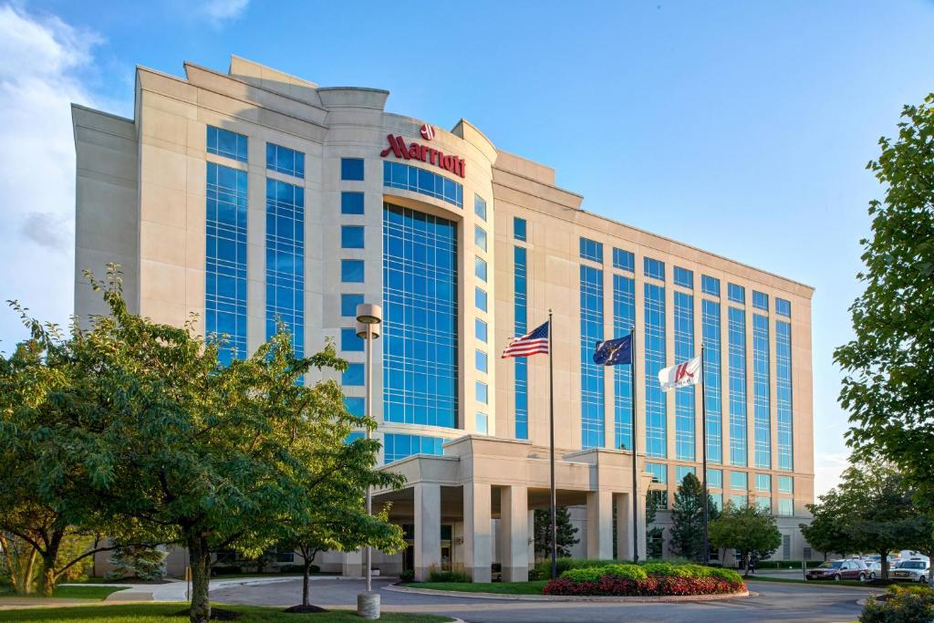 hotels with balcony in Indianapolis