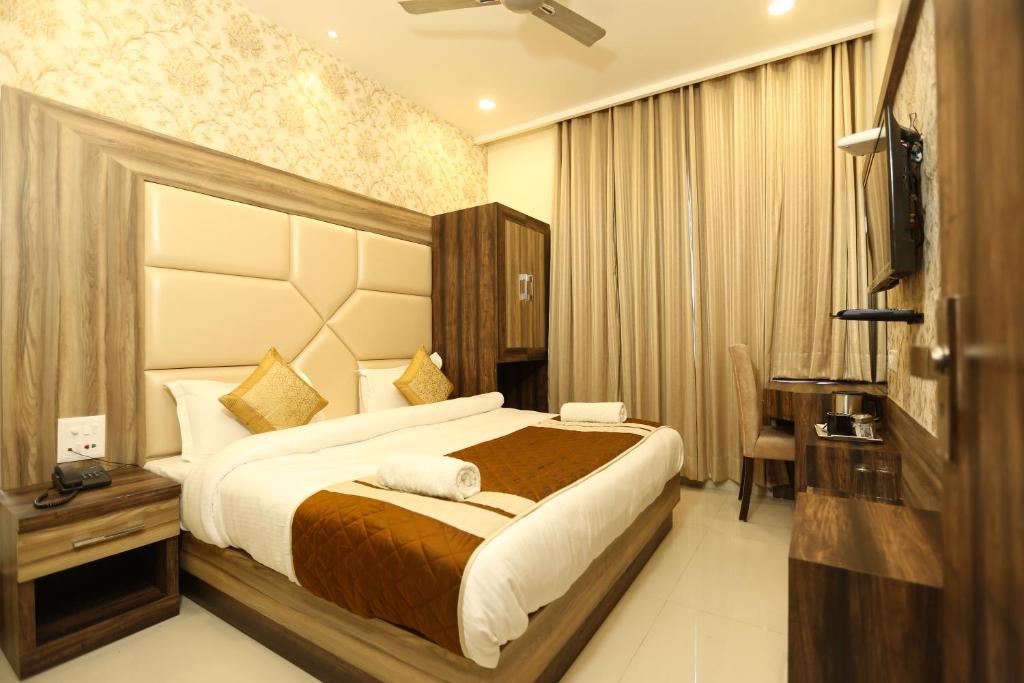 hotels with balcony in Amritsar