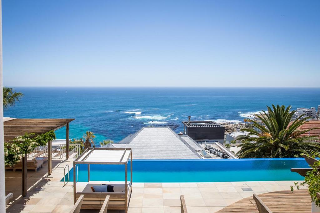 hotels with balcony in Cape Town Boulders Beach