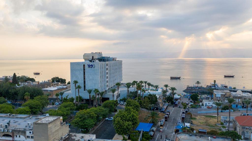 hotels with balcony in Tiberias