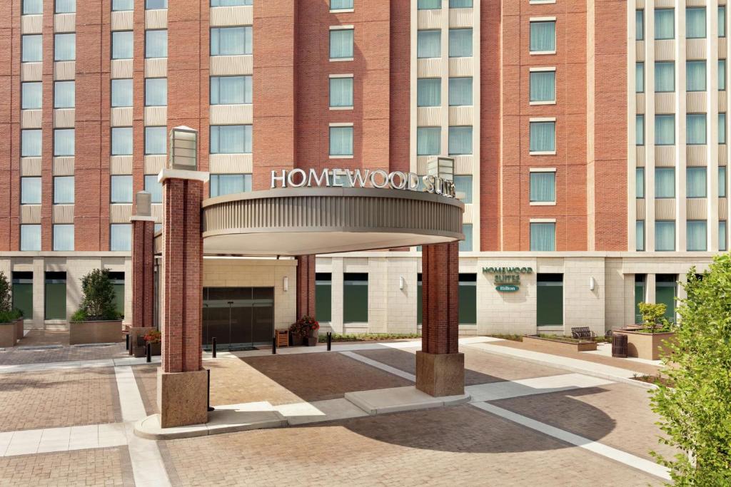 hotels with balcony in Arlington