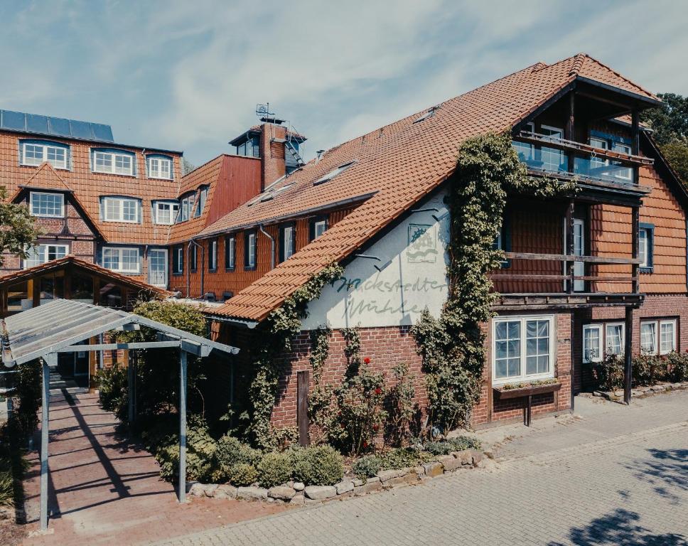 hotels with balcony in Wolfsburg