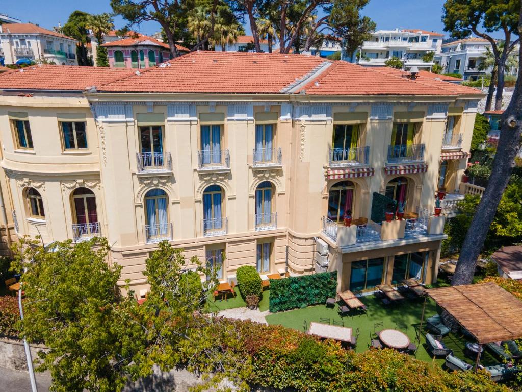 hotels with balcony in Nice Nice Port