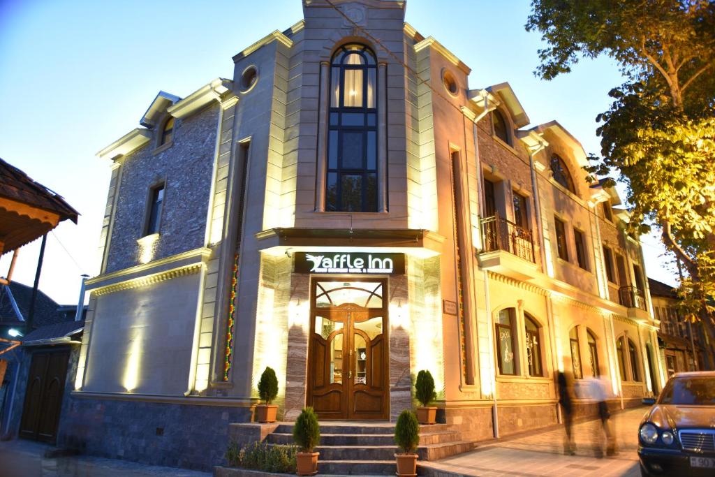 hotels with balcony in Sheki