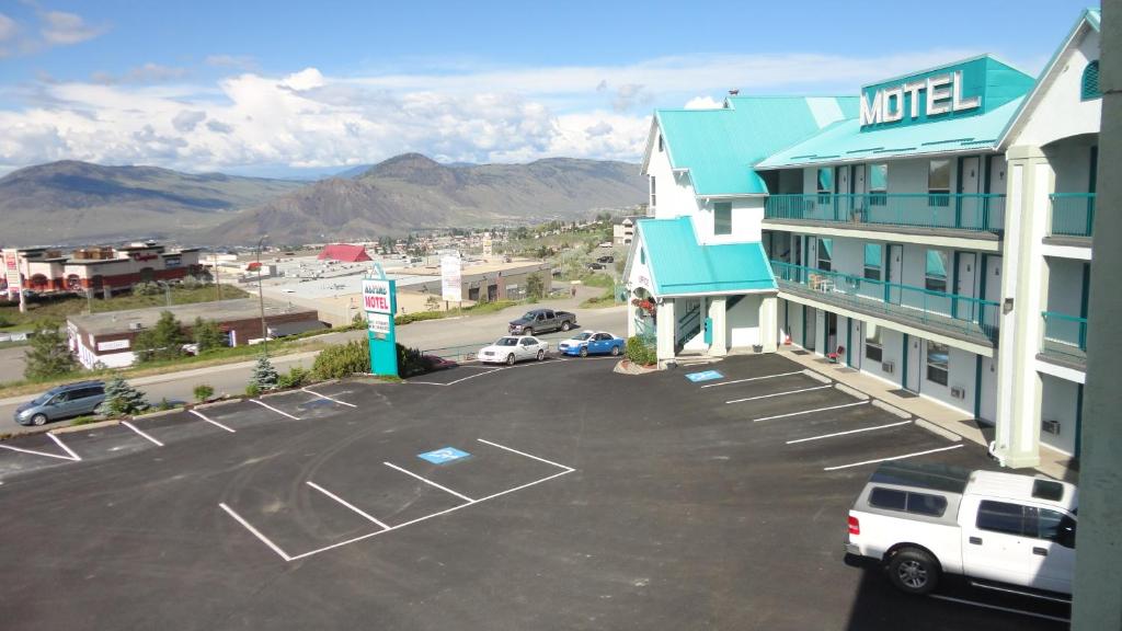 hotels with balcony in Kamloops