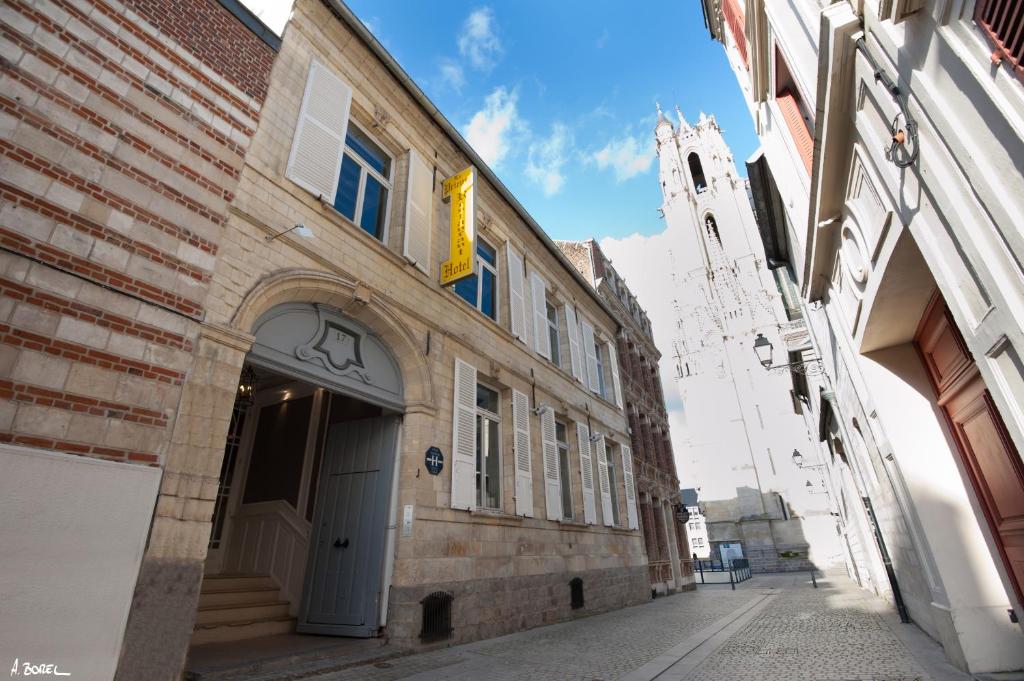 hotels with balcony in Amiens