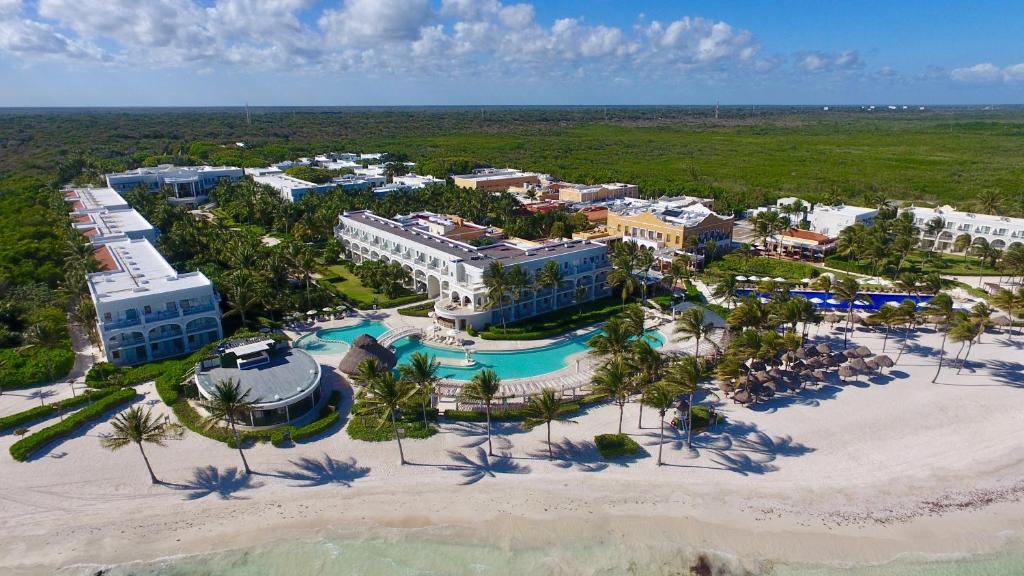 hotels with balcony in Tulum