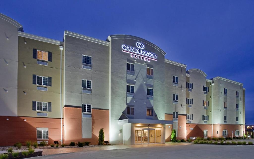 hotels with balcony in Kansas City United States