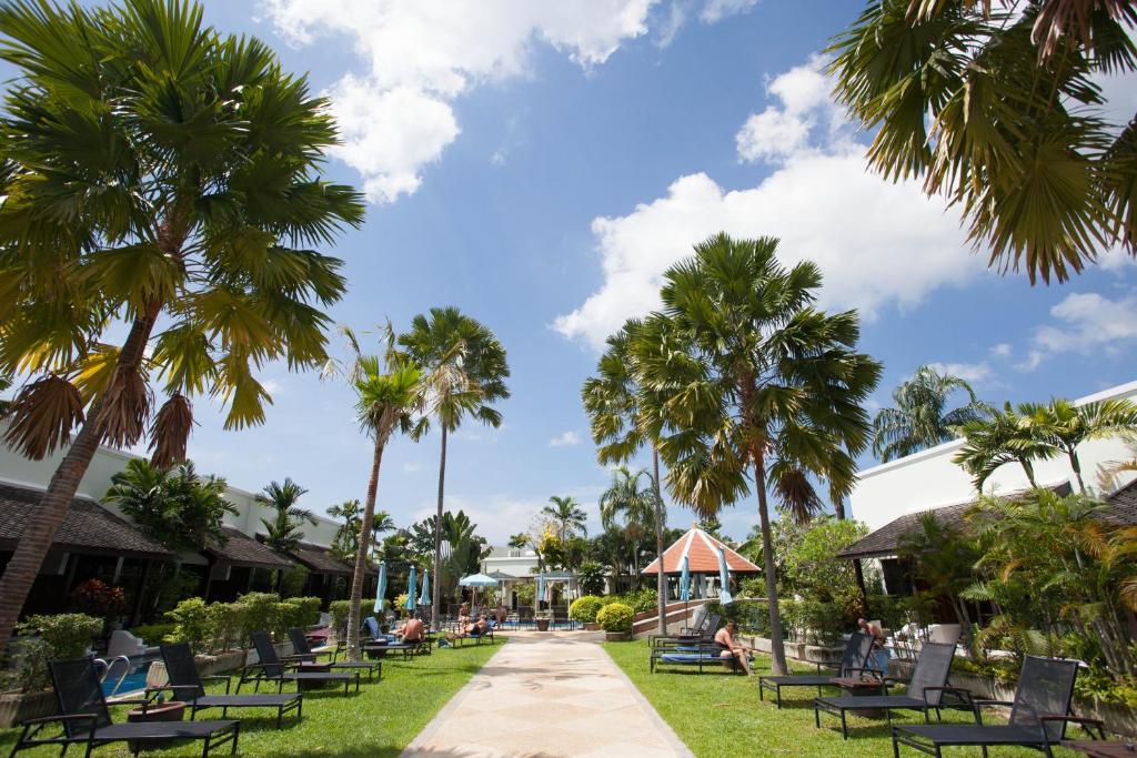 hotels with balcony in Karon Beach