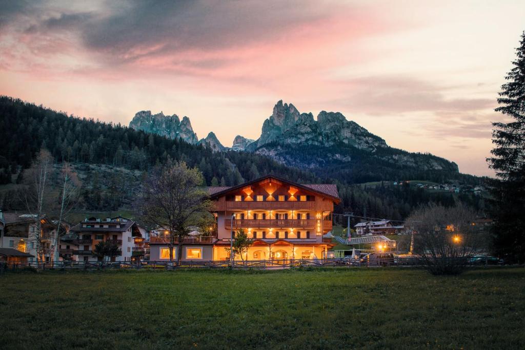 hotels with balcony in Val Di Fassa