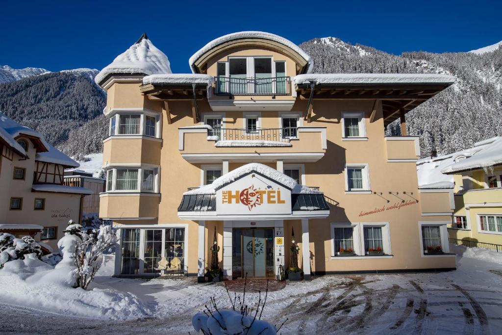 hotels with balcony in Ischgl