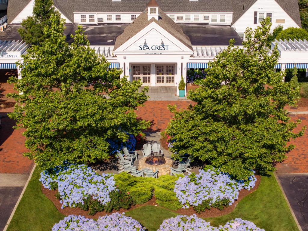 hotels with balcony in Cape Cod