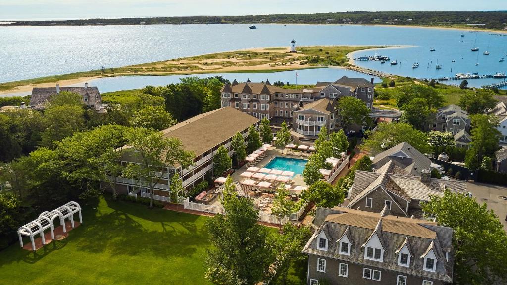 hotels with balcony in Cape Cod