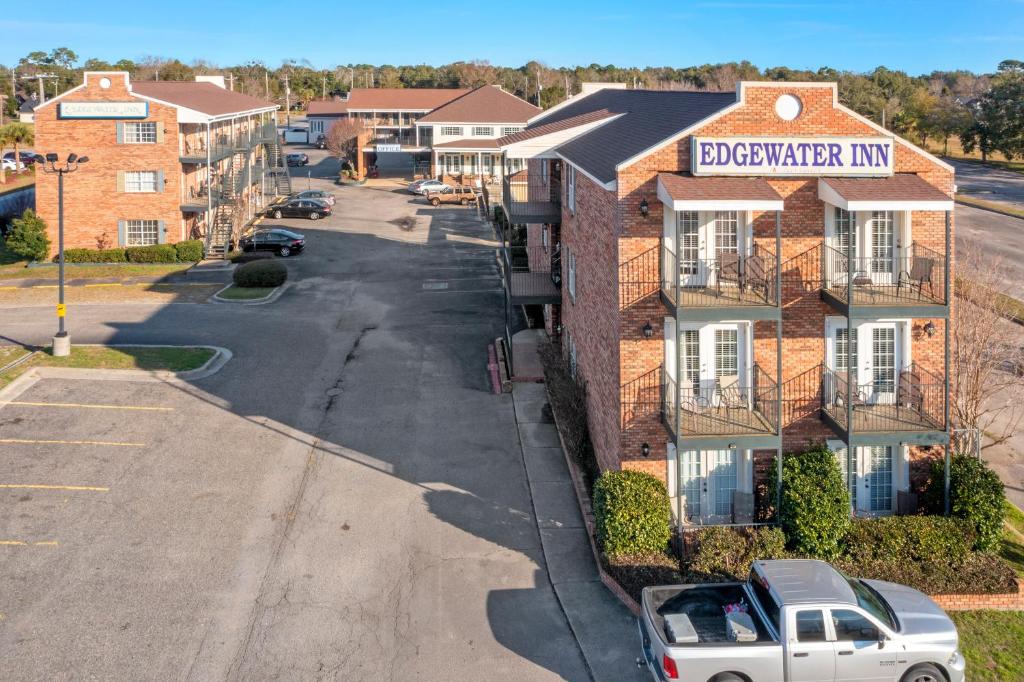 hotels with balcony in Biloxi