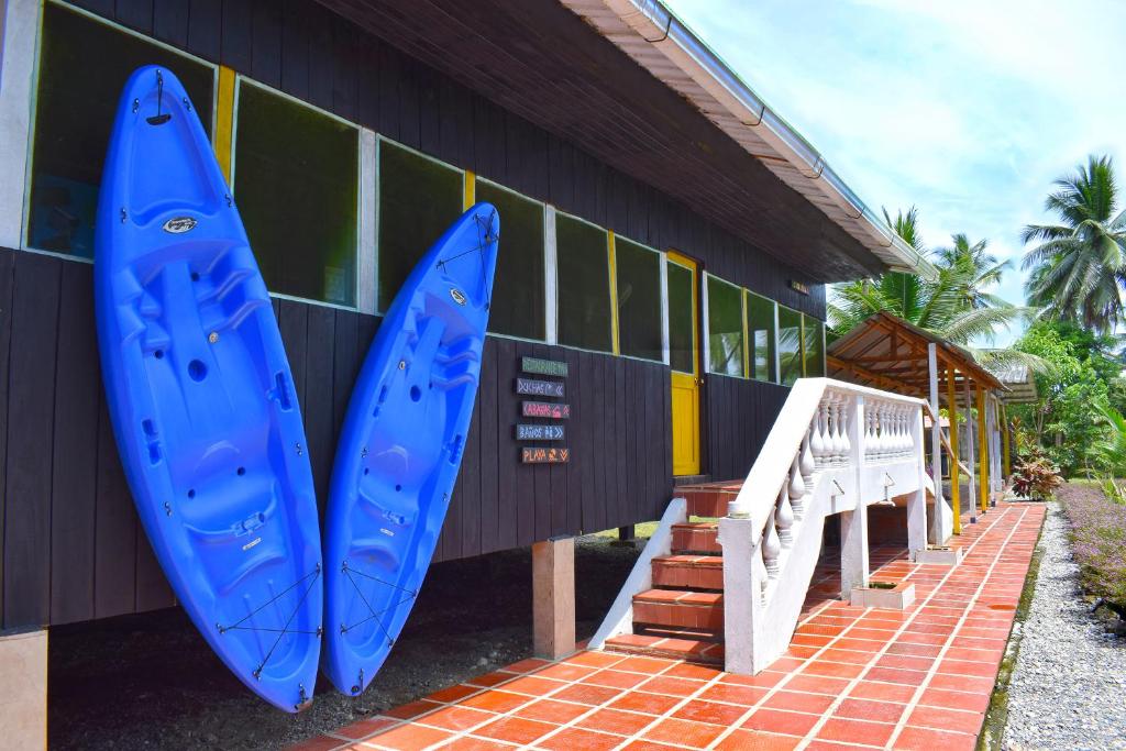 hotels with balcony in Nuqui