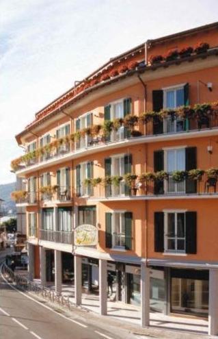 hotels with balcony in Baveno