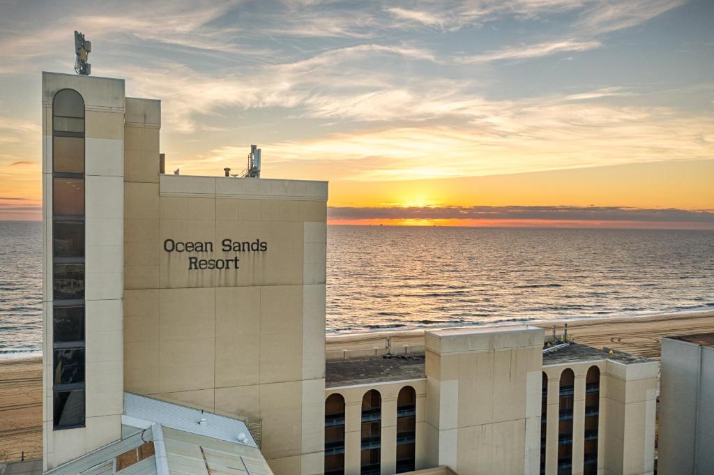 hotels with balcony in Virginia Beach