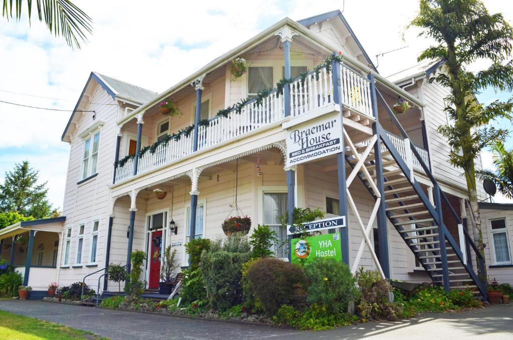 hotels with balcony in Wanganui